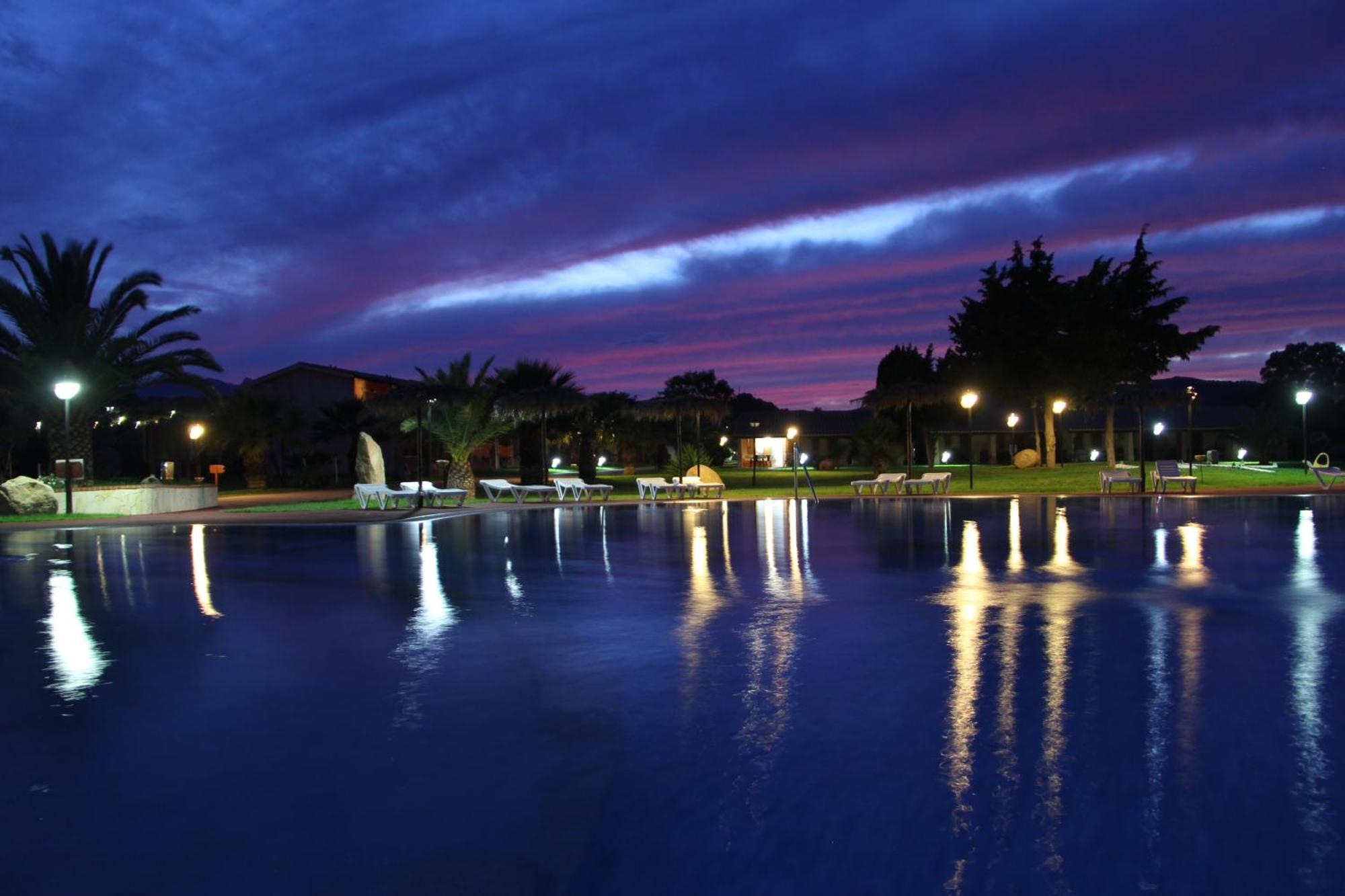 Rey Beach Club Монте-Най Экстерьер фото