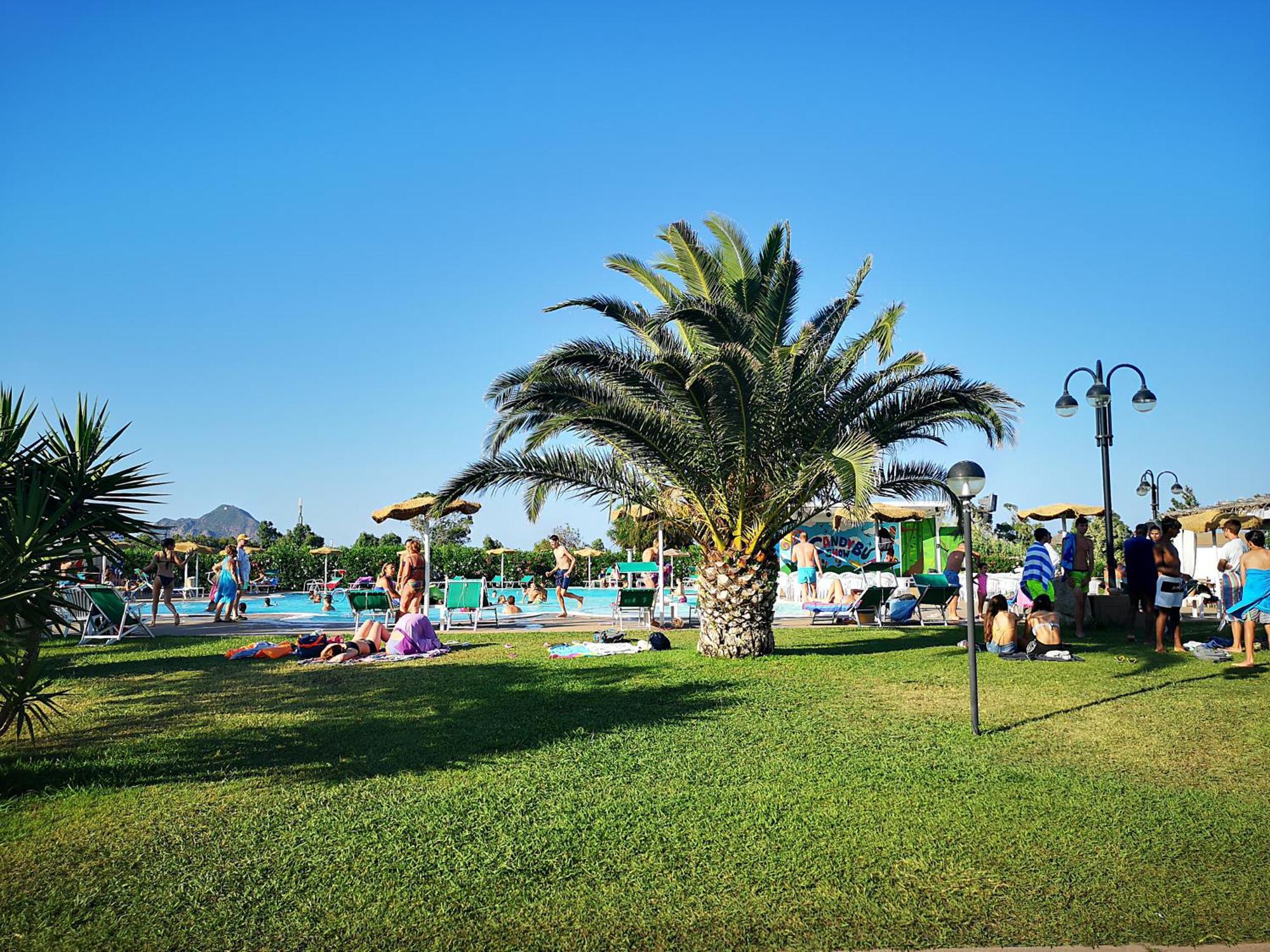 Rey Beach Club Монте-Най Экстерьер фото