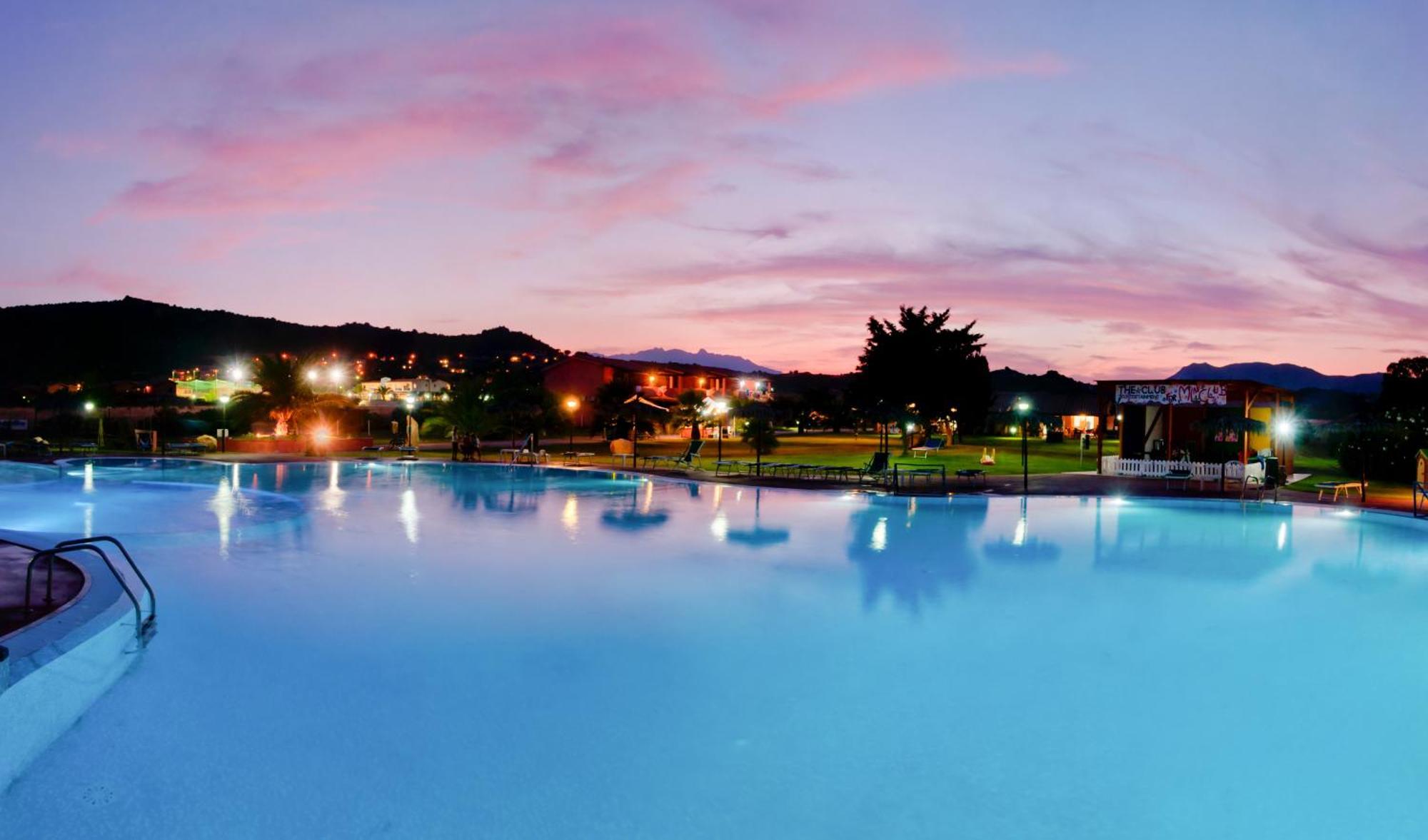 Rey Beach Club Монте-Най Экстерьер фото